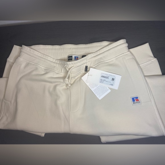 Men’s HUGO BOSS sweatpants - Picture 3 of 4